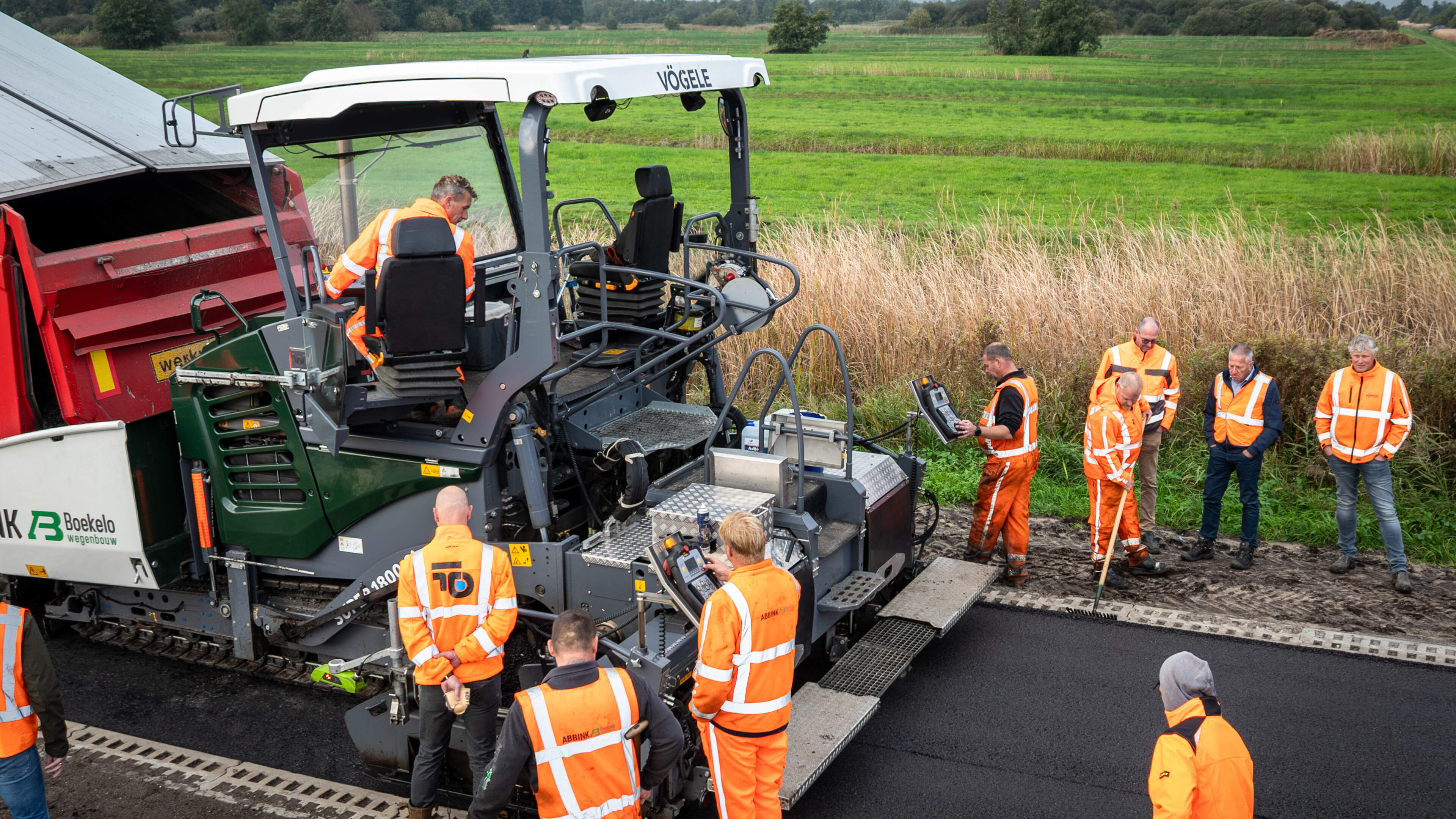 Steenwijkerland experimenteert met duurzaam asfalt: eerste proefvak bij Wanneperveen