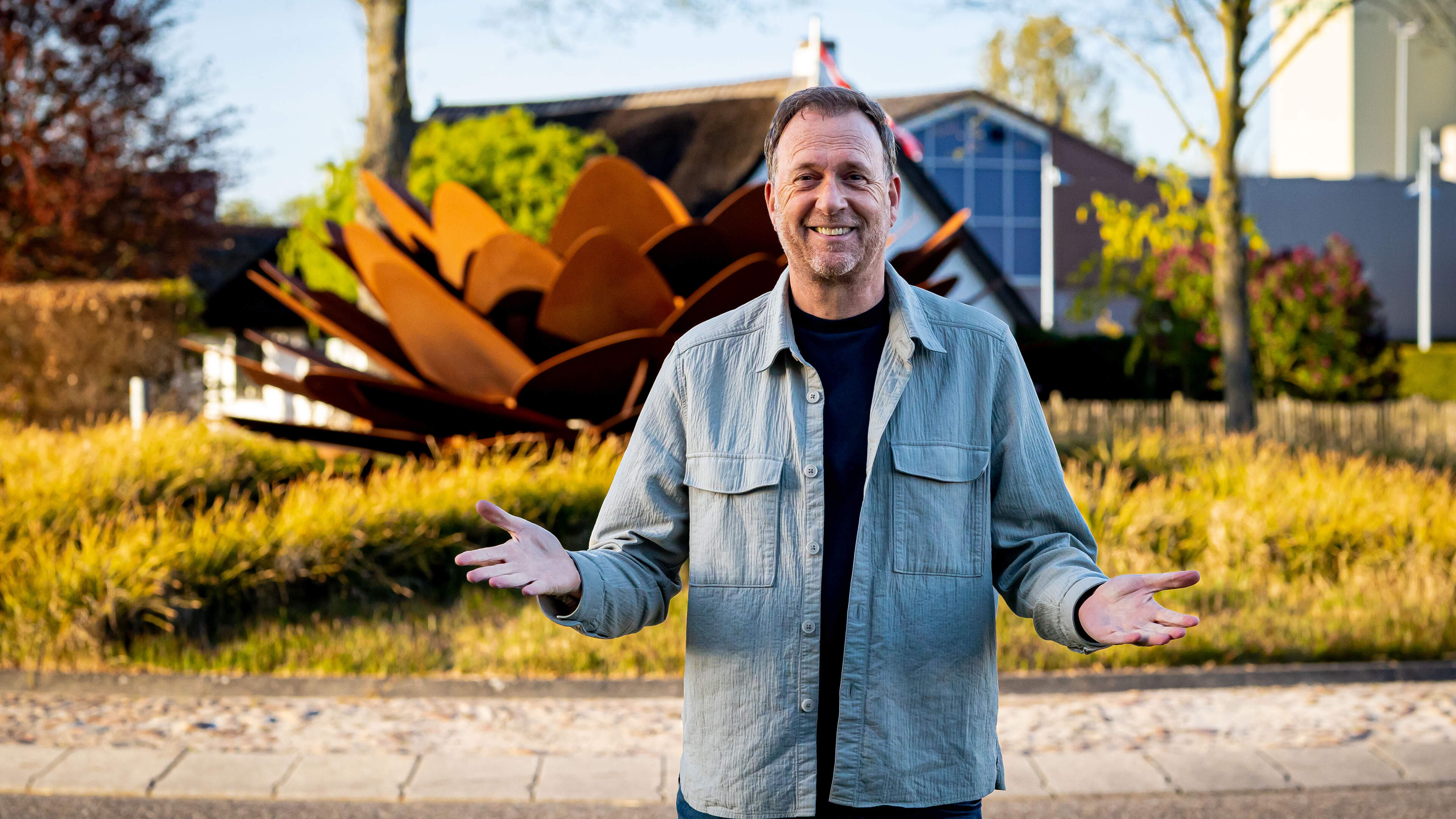 Presentator Jochem van Gelder verbindt zich voor drie jaar aan Corso Vollenhove
